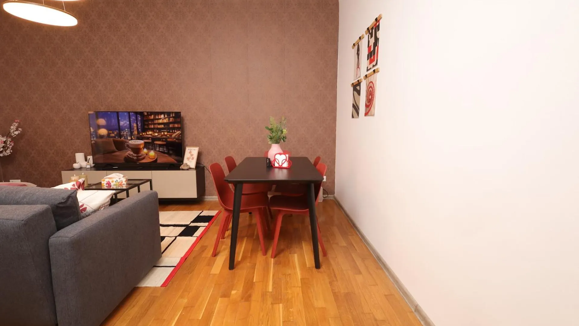 Ruby Holiday Home With Patio Vienna Apartment