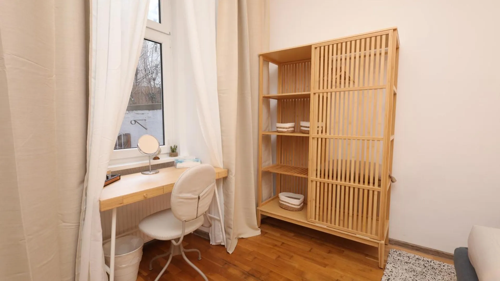 Ruby Holiday Home With Patio Vienna Austria