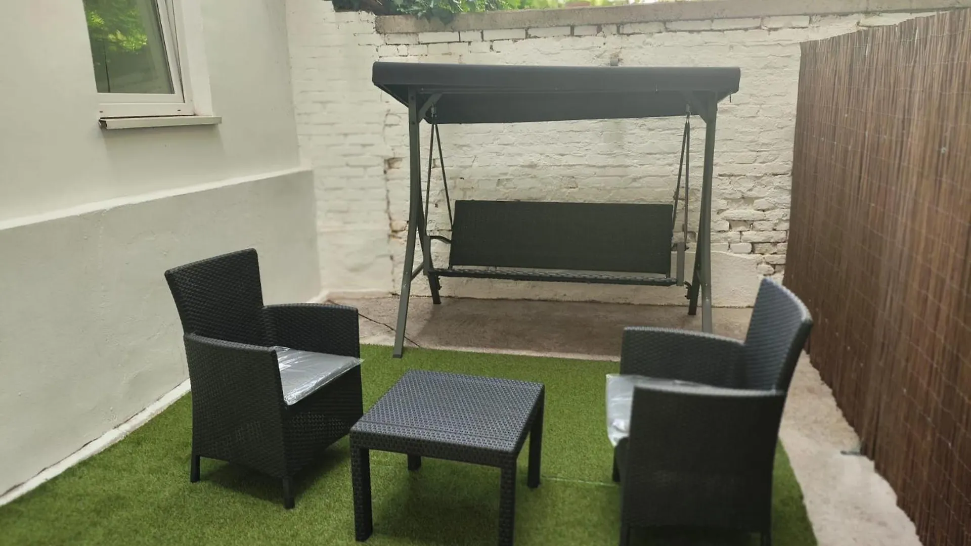 Apartment Ruby Holiday Home With Patio Vienna