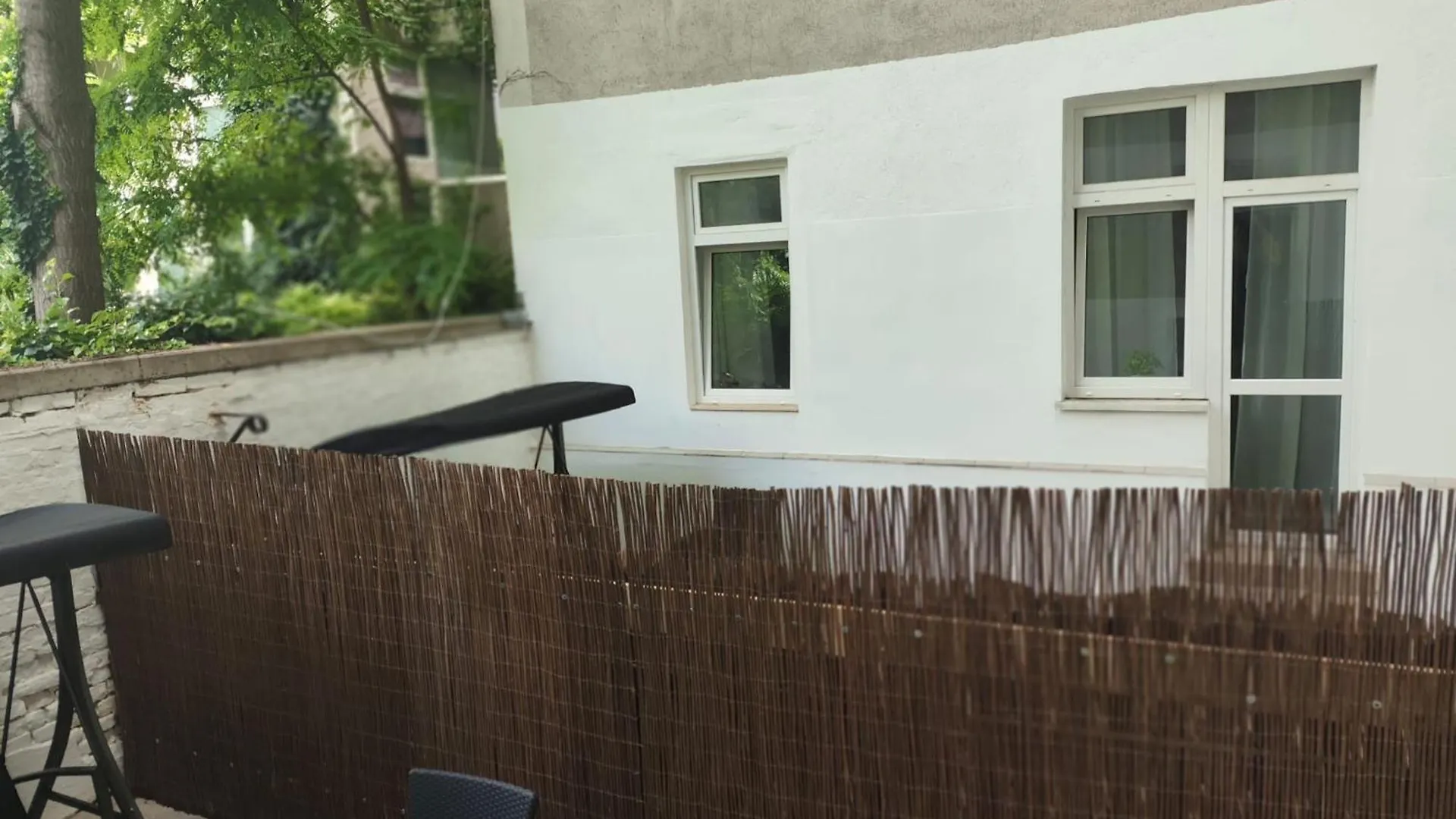 Ruby Holiday Home With Patio Vienna Apartment